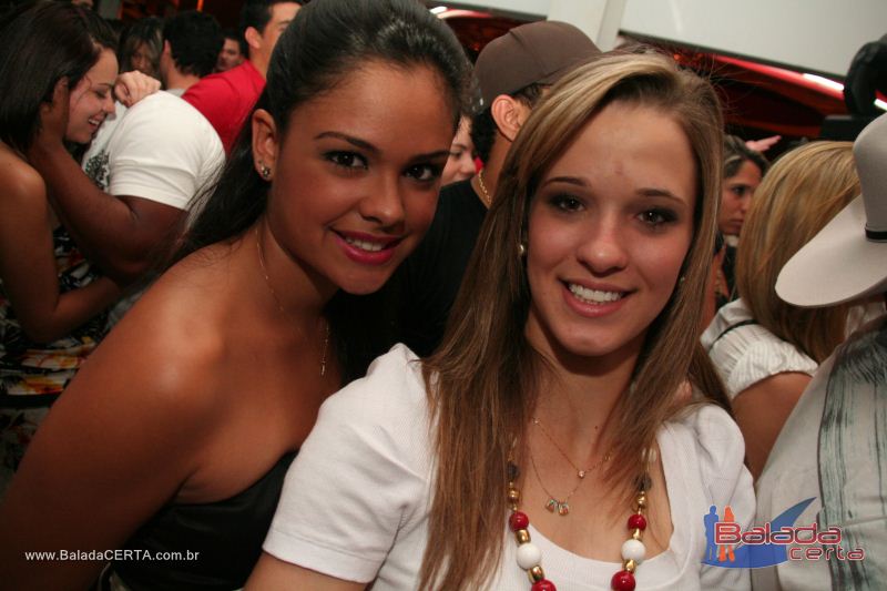 Balada: Fotos de Sexta na Plataforma do Choop na Cidade do Automovel - DF