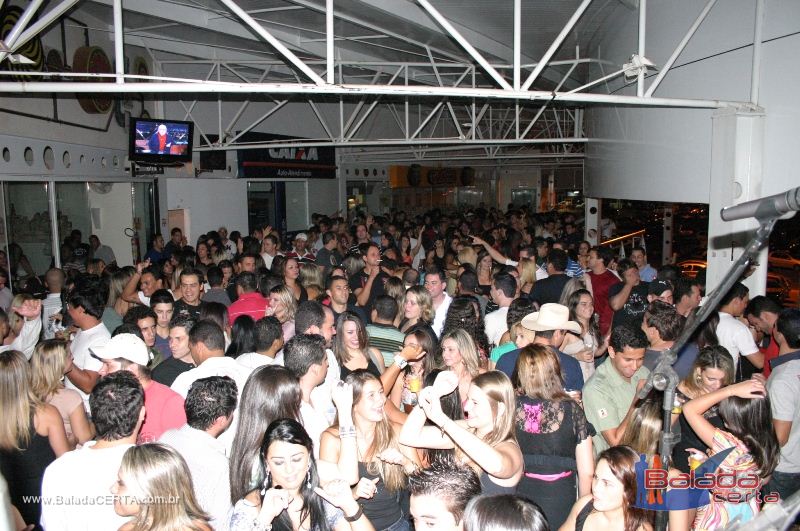 Balada: Fotos de Sexta na Plataforma do Choop na Cidade do Automovel - DF