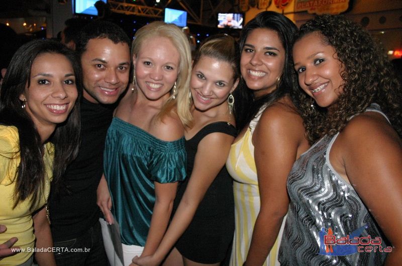 Balada: Fotos de Sexta na Plataforma do Choop na Cidade do Automovel - DF