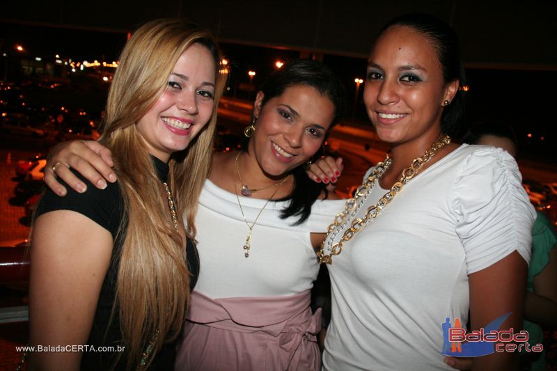 Balada: Fotos de Sexta na Plataforma do Choop na Cidade do Automovel - DF