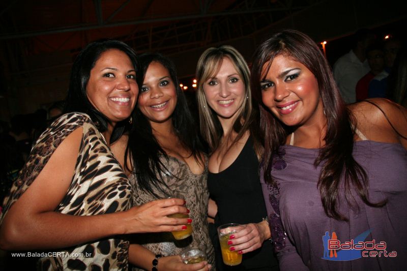 Balada: Fotos de Sexta na Plataforma do Choop na Cidade do Automovel - DF
