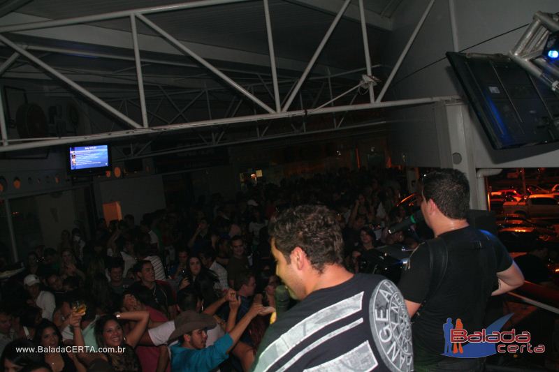 Balada: Fotos de Sexta na Plataforma do Choop na Cidade do Automovel - DF