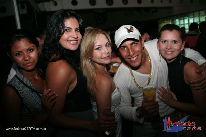 Balada: Fotos de Sexta na Plataforma do Choop na Cidade do Automovel - DF