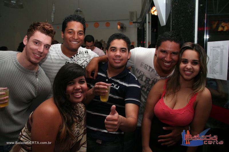 Balada: Fotos de Sexta na Plataforma do Choop na Cidade do Automovel - DF