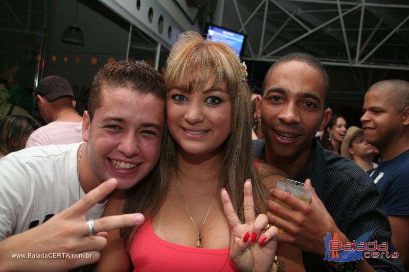 Balada: Fotos de Sexta na Plataforma do Choop na Cidade do Automovel - DF