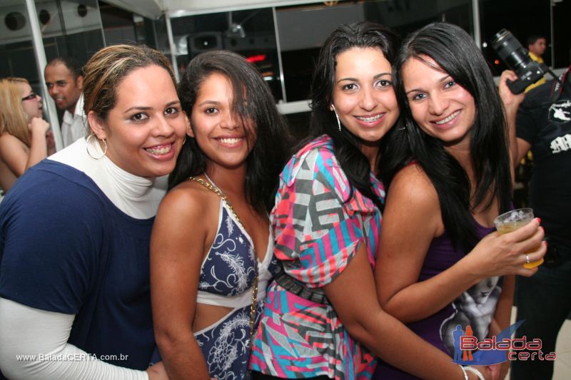 Balada: Fotos de Sexta na Plataforma do Choop na Cidade do Automovel - DF