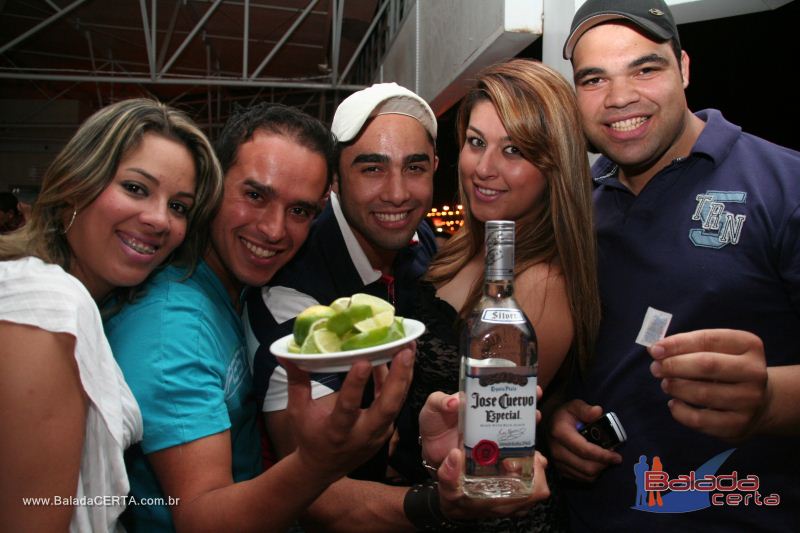 Balada: Fotos de Sexta na Plataforma do Choop na Cidade do Automovel - DF
