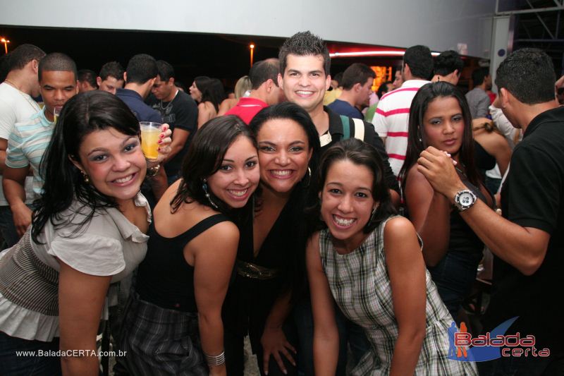 Balada: Fotos de Sexta na Plataforma do Choop na Cidade do Automovel - DF