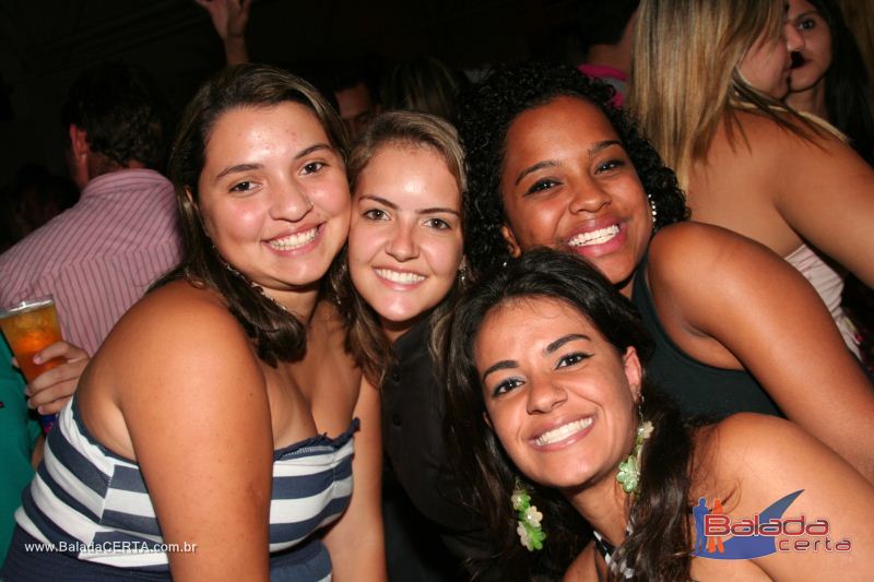 Balada: Fotos de Sexta na Plataforma do Choop na Cidade do Automovel - DF