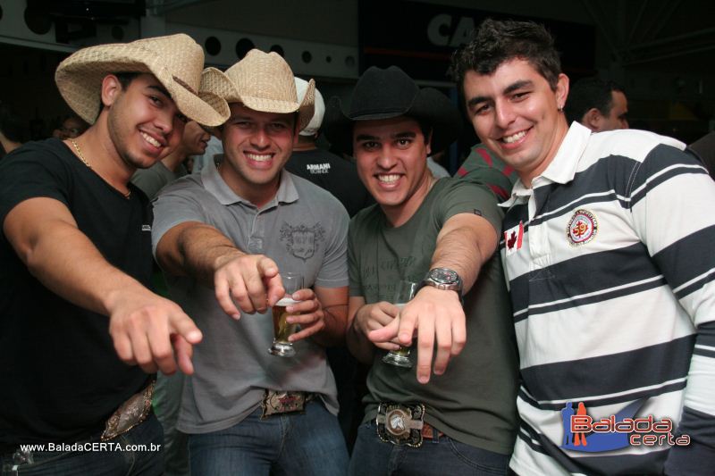 Balada: Fotos de Sexta na Plataforma do Choop na Cidade do Automovel - DF
