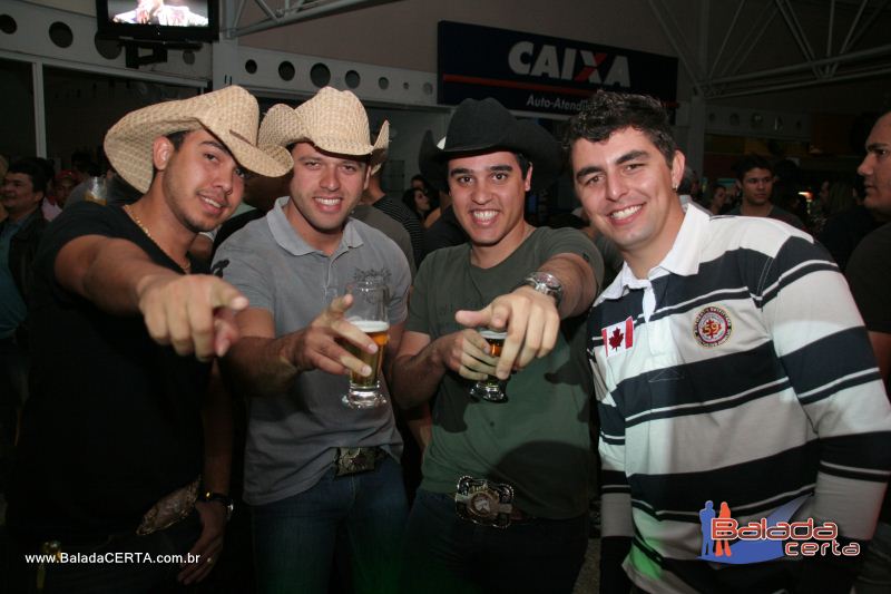 Balada: Fotos de Sexta na Plataforma do Choop na Cidade do Automovel - DF