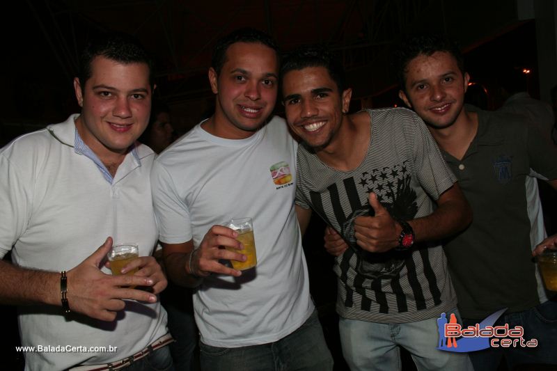 Balada: Fotos de Sexta na Plataforma do Choop na Cidade do Automovel - DF