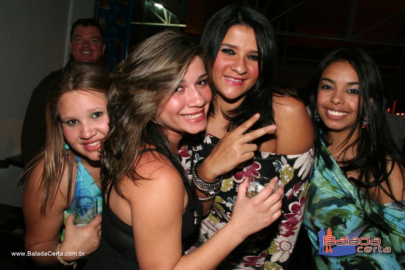 Balada: Fotos de Sexta na Plataforma do Choop na Cidade do Automovel - DF