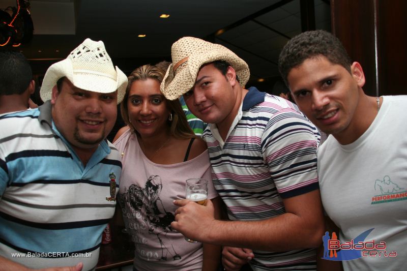 Balada: Fotos de ter�a no Barril 66 em �guas Claras - DF
