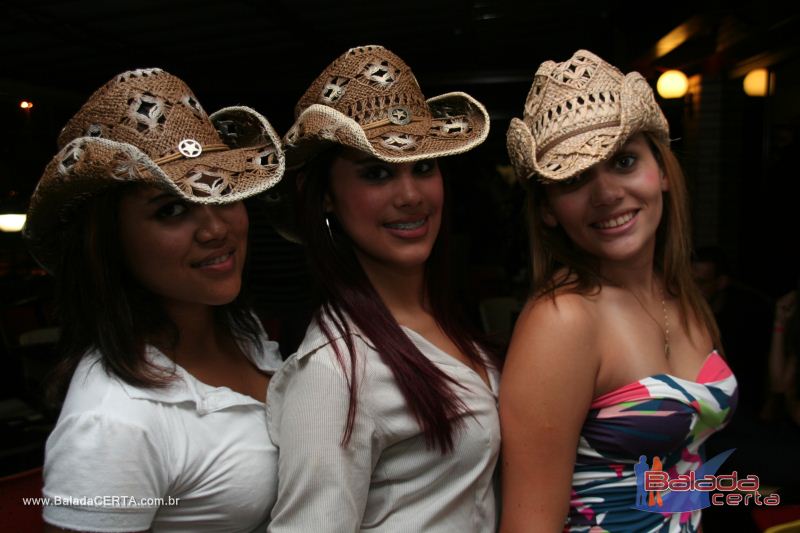 Balada: Fotos de ter�a no Barril 66 em �guas Claras - DF