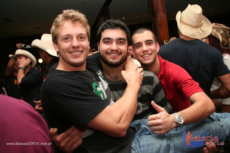 Balada: Fotos de ter�a no Barril 66 em �guas Claras - DF