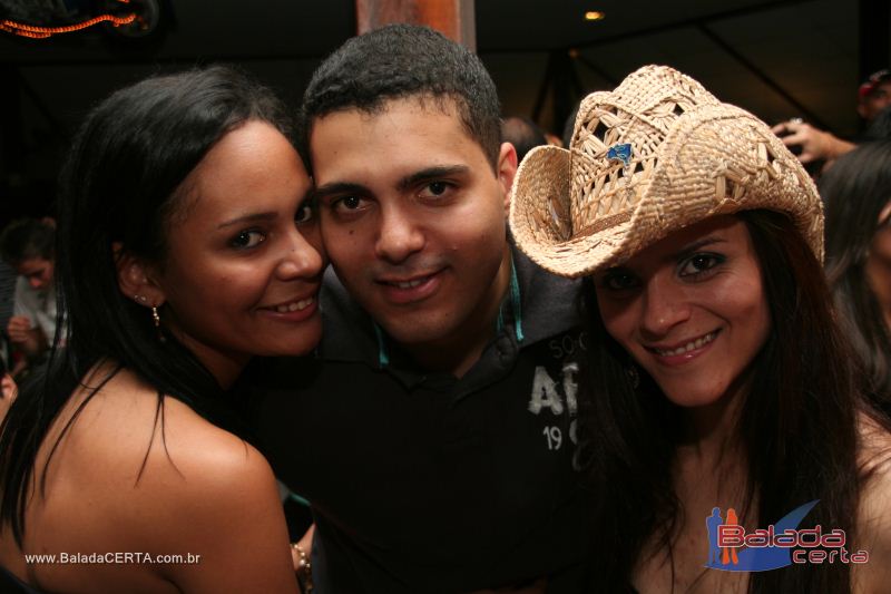 Balada: Fotos de ter�a no Barril 66 em �guas Claras - DF