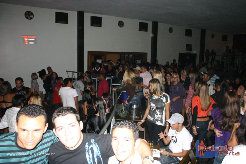 Balada: Fotos de s�bado no Ca	�apa em Valpara�zo - GO
