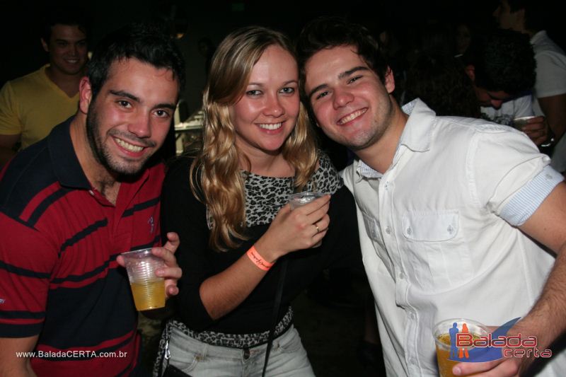 Balada: Violada Universit�ria - Guilherme & Giulliano