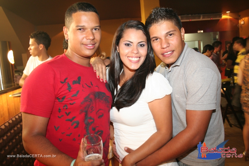 Balada: Fotos de Sexta no Sucesso Show Bar em Taguatinga - DF
