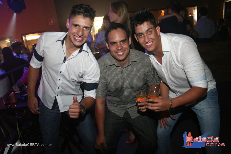Balada: Fotos de Sexta no Sucesso Show Bar em Taguatinga - DF