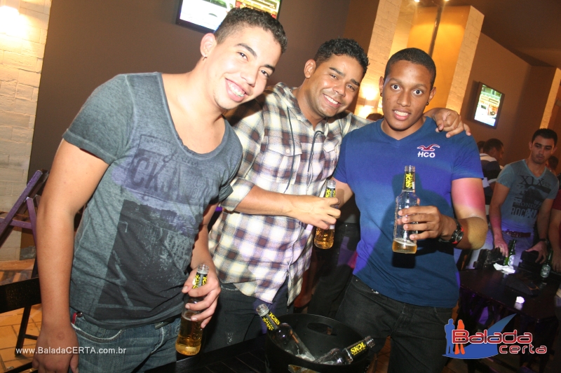 Balada: Fotos de Sexta no Sucesso Show Bar em Taguatinga - DF