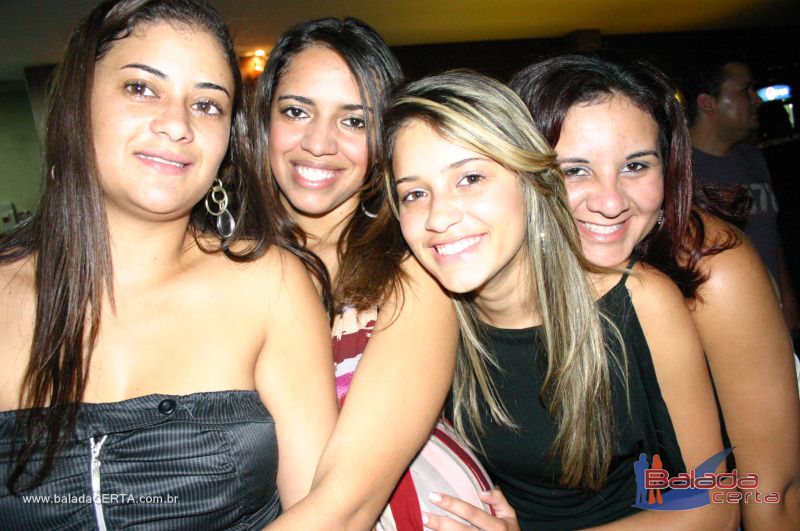 Balada: Fotos de domingo no Ca�apa em Valpara�zo - GO