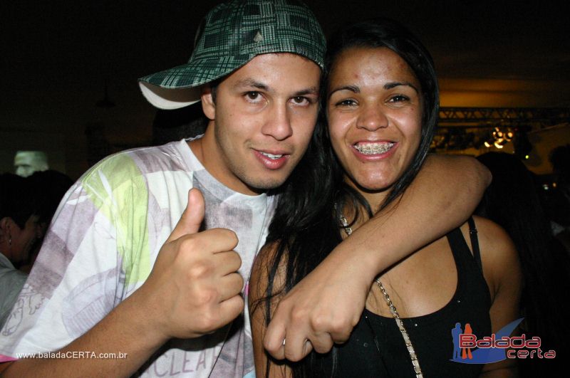 Balada: Fotos de domingo no Ca�apa em Valpara�zo - GO