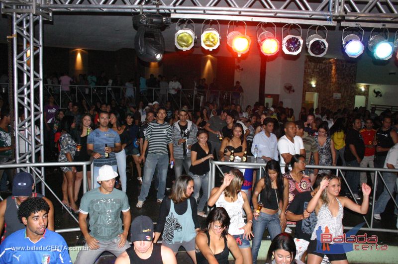 Balada: Fotos de domingo no Ca�apa em Valpara�zo - GO