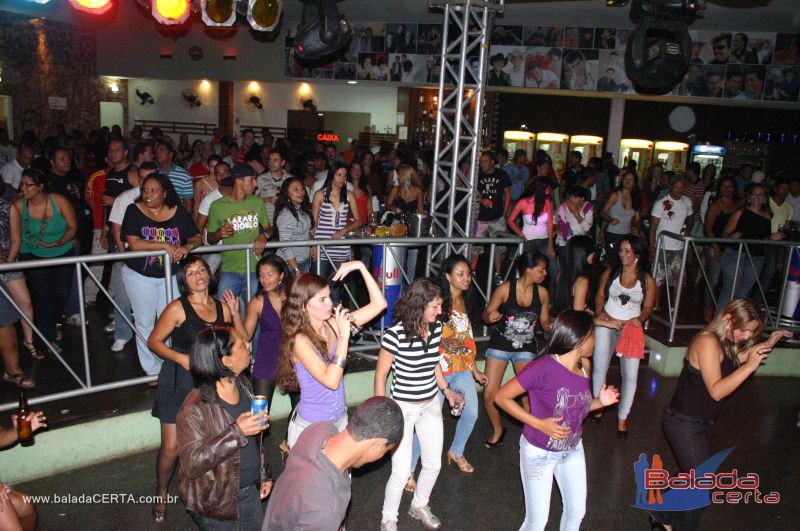 Balada: Fotos de domingo no Ca�apa em Valpara�zo - GO