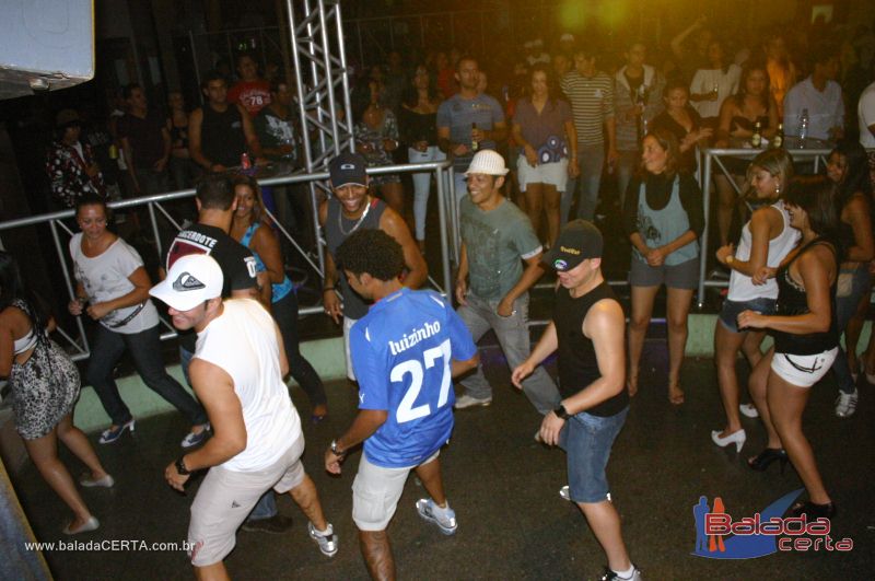 Balada: Fotos de domingo no Ca�apa em Valpara�zo - GO