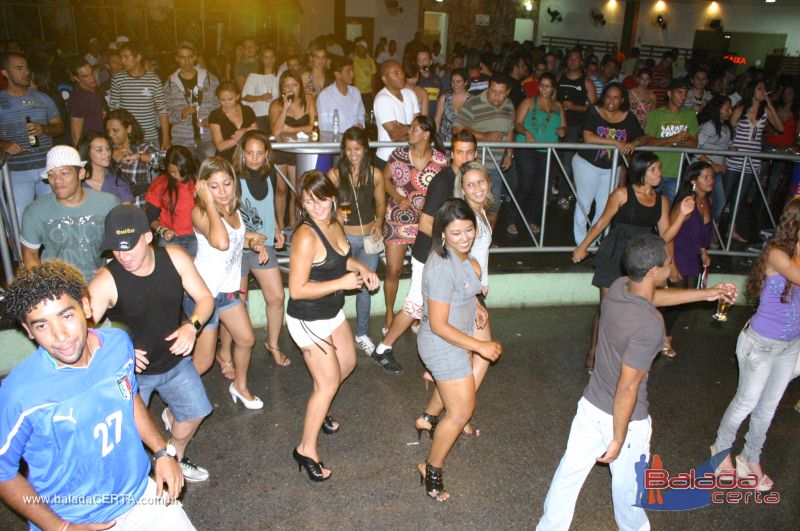 Balada: Fotos de domingo no Ca�apa em Valpara�zo - GO