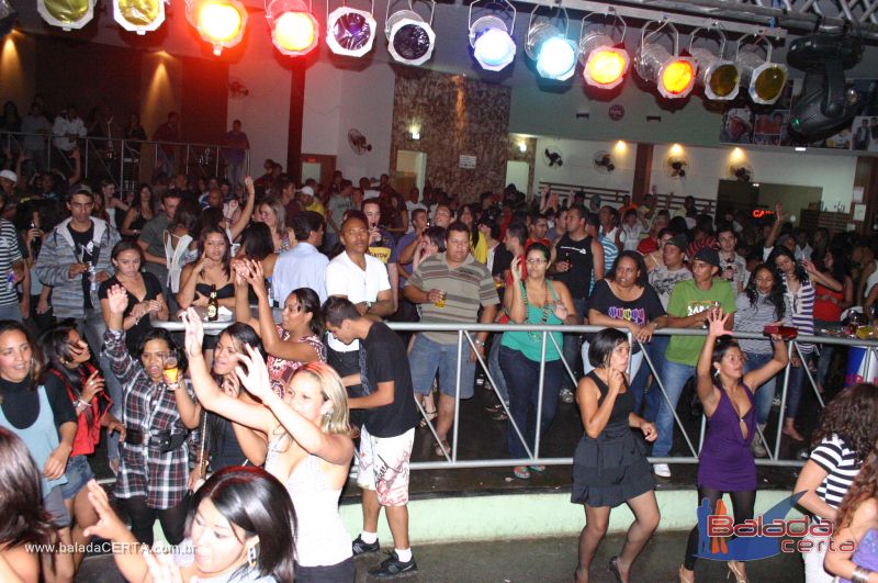Balada: Fotos de domingo no Ca�apa em Valpara�zo - GO