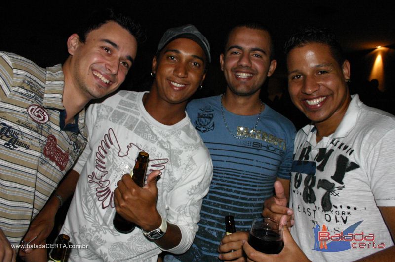 Balada: Fotos de domingo no Ca�apa em Valpara�zo - GO