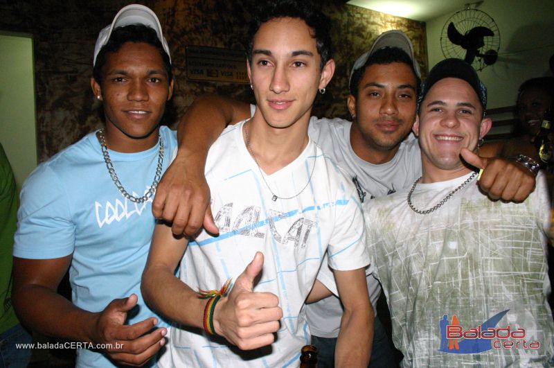 Balada: Fotos de domingo no Ca�apa em Valpara�zo - GO