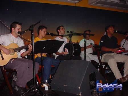 Balada: Fotos de Domingo no Bar Vivo, com a banda Pulisamba