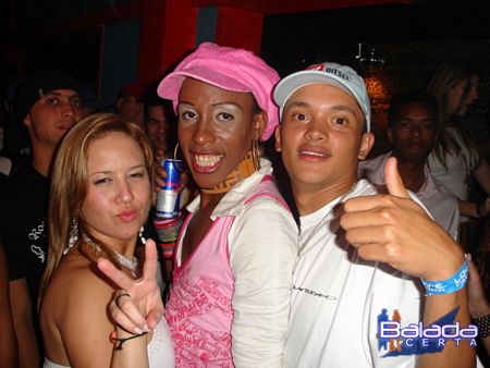 Balada: Fotos de quarta-feira no Lov.e