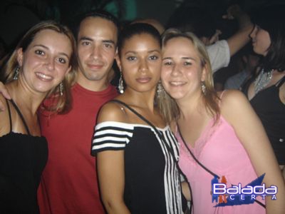 Balada: Fotos de Quinta-feira na Punto Disco Lounge