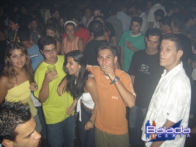 Balada: Fotos de Quinta-feira na Punto Disco Lounge