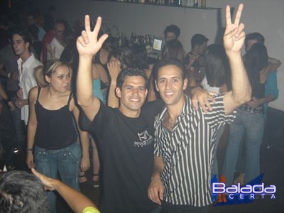 Balada: Fotos de Quinta-feira na Punto Disco Lounge