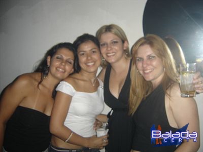 Balada: Fotos de Sexta-feira na Punto Disco Lounge