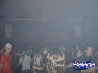 Balada: Fotos de Quinta-feira na Punto Disco Lounge