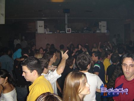 Balada: Fotos de Sexta-feira feriado, na Punto Disco Lounge