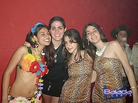 Balada: Fotos da festa a fantasia na Seasons Bar & Disco