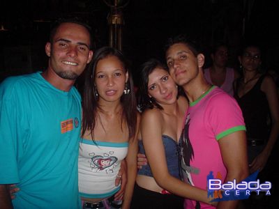 Balada: Fotos de Sexta-feira no Show Bar Lounge