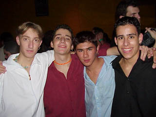 Balada: Diego, Daniel, Hirata e Jonnys.<br>Fonte: +Balada