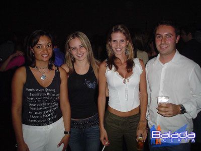 Balada: Fotos na festa de um ano da Blanco