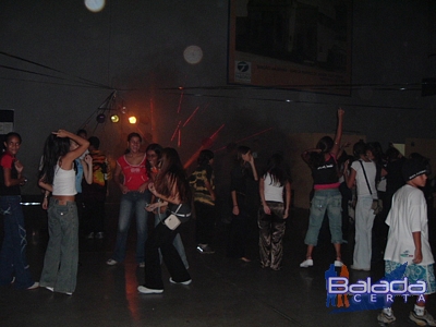 Balada: Fotos da Festa do Preto e Branco do Colgio Universitrio