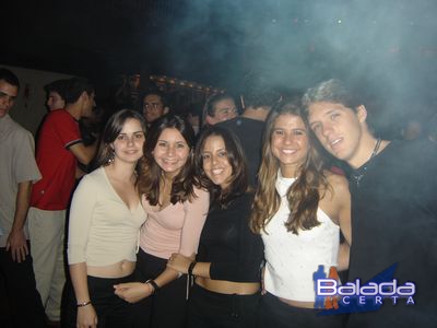 Balada: Fotos de Sexta no Happy News