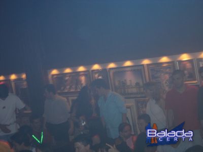 Balada: Fotos de Sexta no Happy News